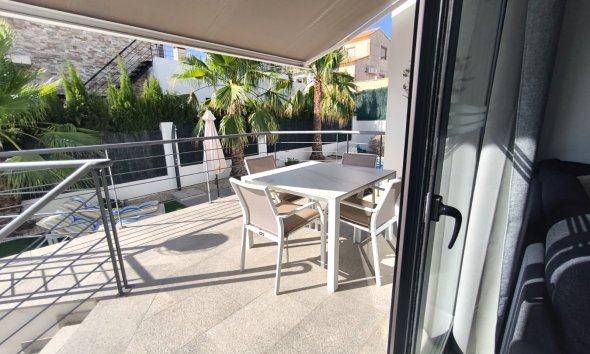 Resale - Villa / House - Polop - Alberca