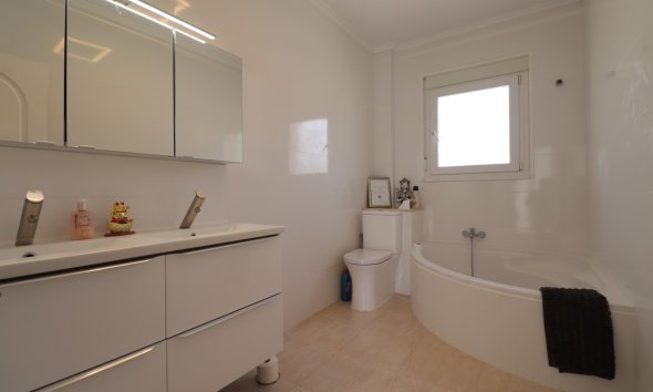 Resale - Townhouse / Terraced House - Benijofar - Monte Azul