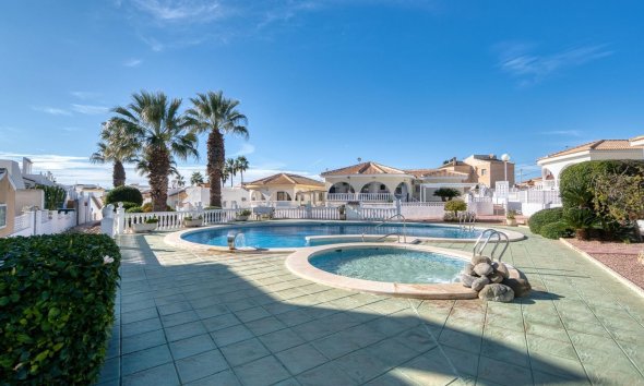 Resale - Townhouse / Terraced House - Benijofar - Monte Azul
