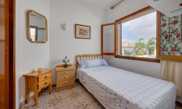 Resale - Bungalow - Torrevieja - Playa del Acequión