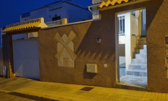 Resale - Villa / House - Orihuela Costa - Dream Hills