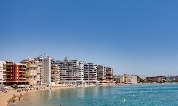Resale - Apartament / Duplex - Torrevieja - Playa del Acequión