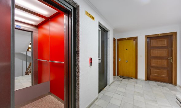 Resale - Apartament / Duplex - Torrevieja - Playa del Acequión