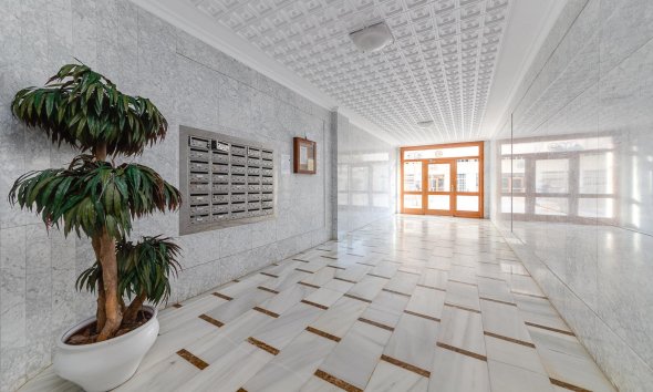 Resale - Apartament / Duplex - Torrevieja - Playa del Acequión