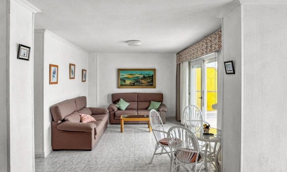 Resale - Apartament / Duplex - Torrevieja - Playa de los Locos