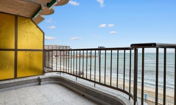 Resale - Apartament / Duplex - Torrevieja - Playa de los Locos