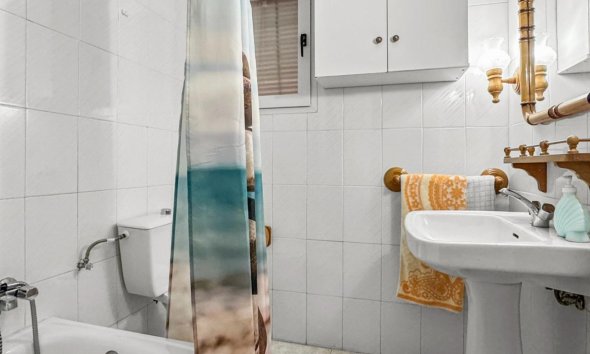Resale - Apartament / Duplex - Torrevieja - Playa de los Locos