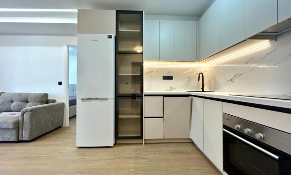 Resale - Apartament / Duplex - Torrevieja - Punta Prima