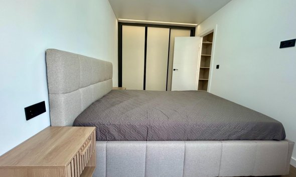 Resale - Apartament / Duplex - Torrevieja - Punta Prima