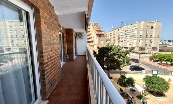 Resale - Apartament / Duplex - Torrevieja - Punta Prima