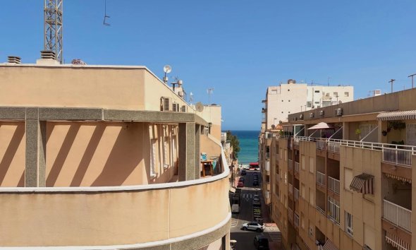 Resale - Apartament / Duplex - Torrevieja - Habaneras