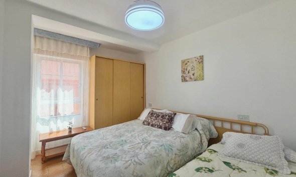 Resale - Apartament / Duplex - Torrevieja - Habaneras