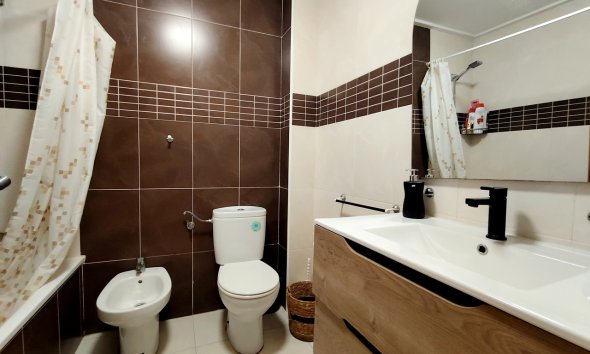 Resale - Apartament / Duplex - Torrevieja