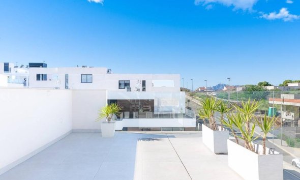 Resale - Villa / House - Benijofar