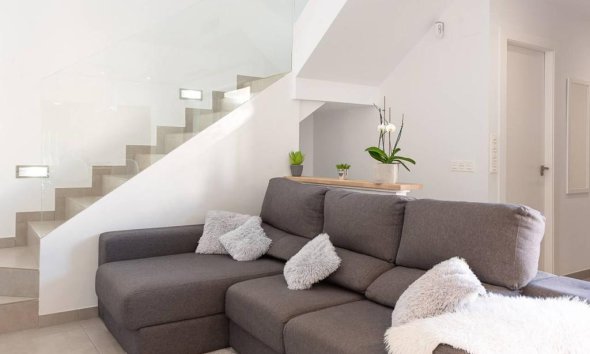 Resale - Villa / House - Benijofar