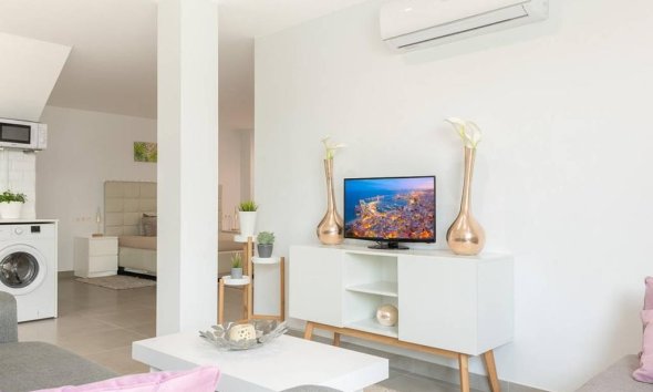 Resale - Villa / House - Benijofar