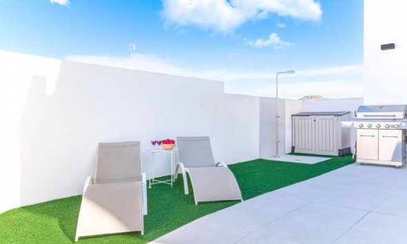 Resale - Villa / House - Benijofar