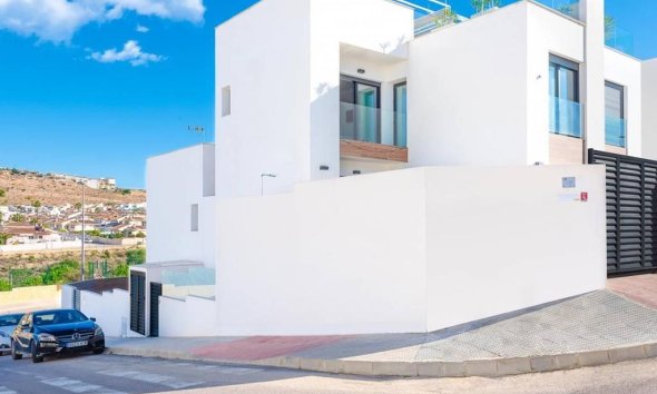 Resale - Villa / House - Benijofar