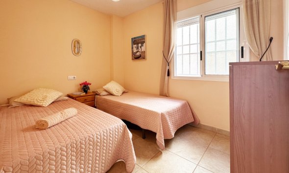 Rynek Wtórny - Bungalow / Domek parterowy - ﻿Torrevieja (Alicante) - Spain