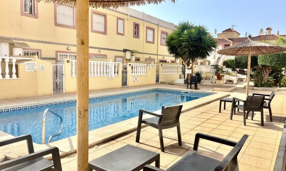 Reventa - Apartamento / Dúplex - Orihuela Costa - La Zenia