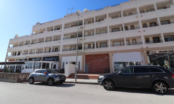 Reventa - Local Comercial - Los Montesinos - Entre Naranjos / Vistabella Golf