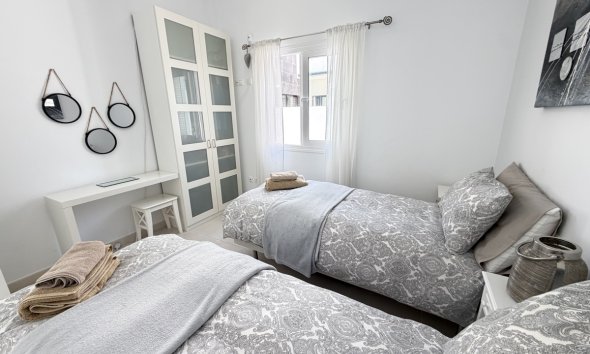Reventa - Villa / Casa - Orihuela Costa - Mil Palmeras
