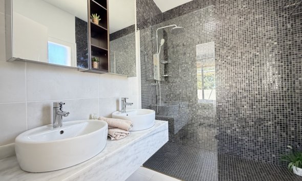 Reventa - Villa / Casa - Orihuela Costa - Mil Palmeras