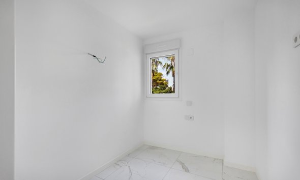 Resale - Apartament / Duplex - Torrevieja - Punta Prima