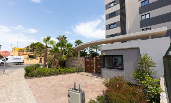 Resale - Apartament / Duplex - Torrevieja - Punta Prima