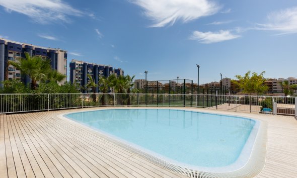 Resale - Apartament / Duplex - Torrevieja - Punta Prima