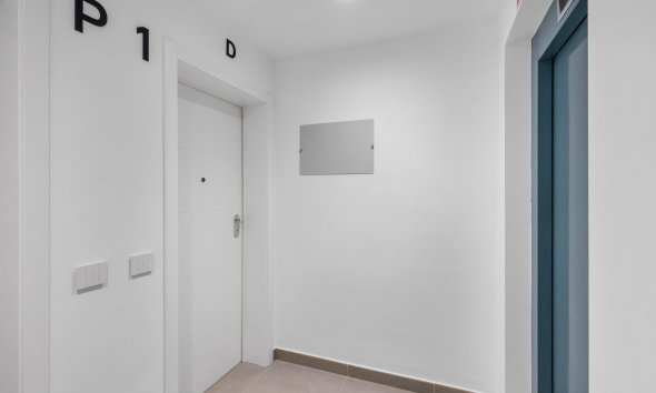 Resale - Apartament / Duplex - Torrevieja - Punta Prima