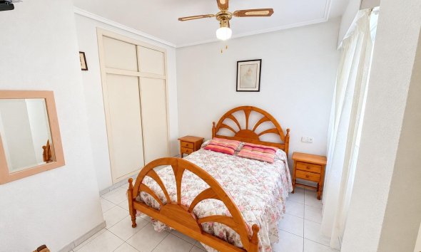 Resale - Apartament / Duplex - Torrevieja - Estacion de autobuses