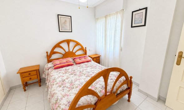 Resale - Apartament / Duplex - Torrevieja - Estacion de autobuses