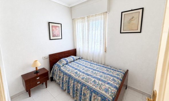 Resale - Apartament / Duplex - Torrevieja - Estacion de autobuses