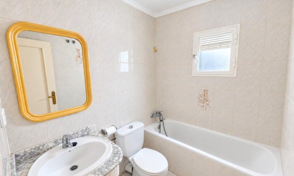Resale - Apartament / Duplex - Torrevieja - Estacion de autobuses