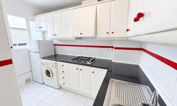 Resale - Apartament / Duplex - Torrevieja - Estacion de autobuses