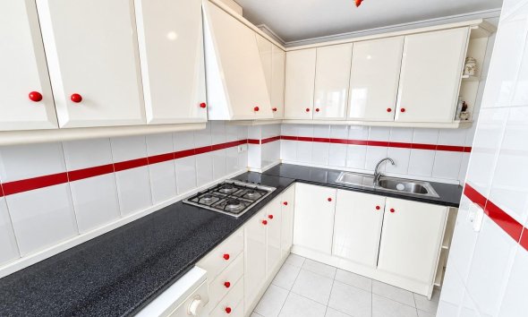 Resale - Apartament / Duplex - Torrevieja - Estacion de autobuses