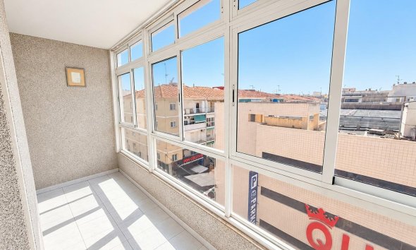 Resale - Apartament / Duplex - Torrevieja - Estacion de autobuses