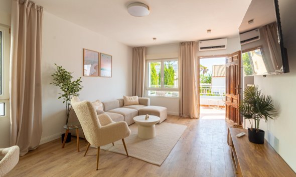 Reventa - Villa / Casa - Orihuela Costa - Villamartín