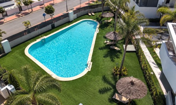 Reventa - Apartamento / Dúplex - Los Alcazares - Dolores De Pacheco
