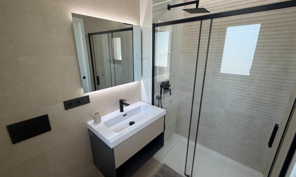 Reventa - Apartamento / Dúplex - Los Alcazares - Dolores De Pacheco