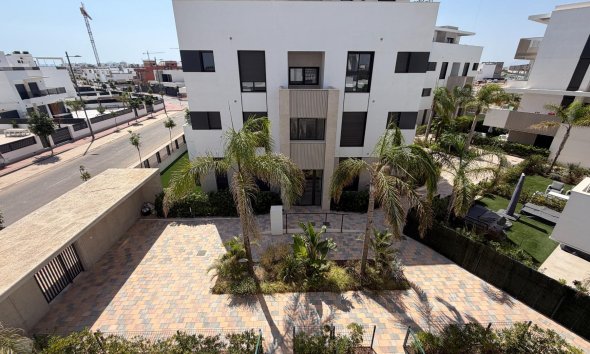Reventa - Apartamento / Dúplex - Los Alcazares - Dolores De Pacheco