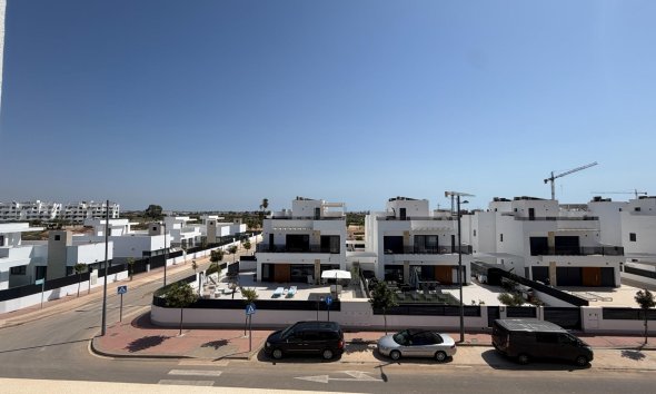 Reventa - Apartamento / Dúplex - Los Alcazares - Dolores De Pacheco