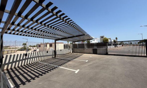 Reventa - Apartamento / Dúplex - Los Alcazares - Dolores De Pacheco