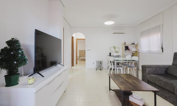 Reventa - Villa / Casa - Torrevieja - Aguas Nuevas