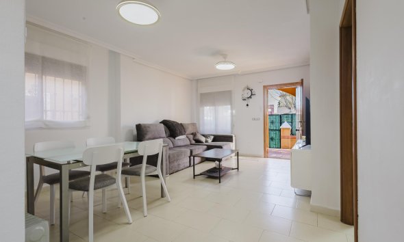 Reventa - Villa / Casa - Torrevieja - Aguas Nuevas