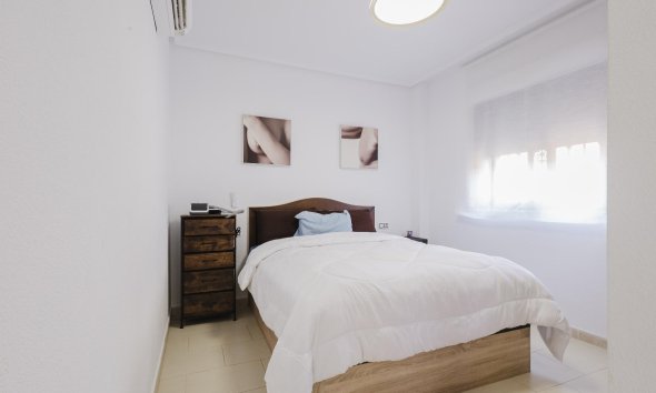 Reventa - Villa / Casa - Torrevieja - Aguas Nuevas