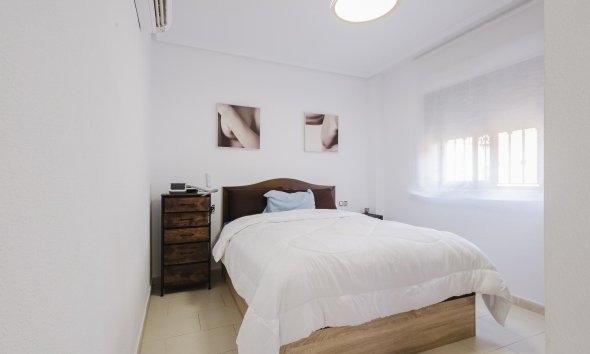 Reventa - Villa / Casa - Torrevieja - Aguas Nuevas