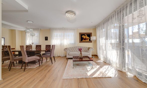 Reventa - Villa / Casa - Torrevieja - Los Balcones