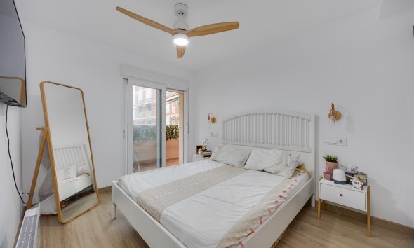 Reventa - Apartamento / Dúplex - Torrevieja - Playa de los Naufragos